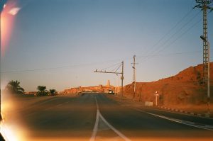 Droga między ksarami, Ghardaia. Fot. S. Dimtchev
